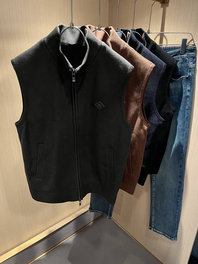 Loro Piana Autumn/Winter 2025 Men's Knitted Vest Jacket, the latest trade order,