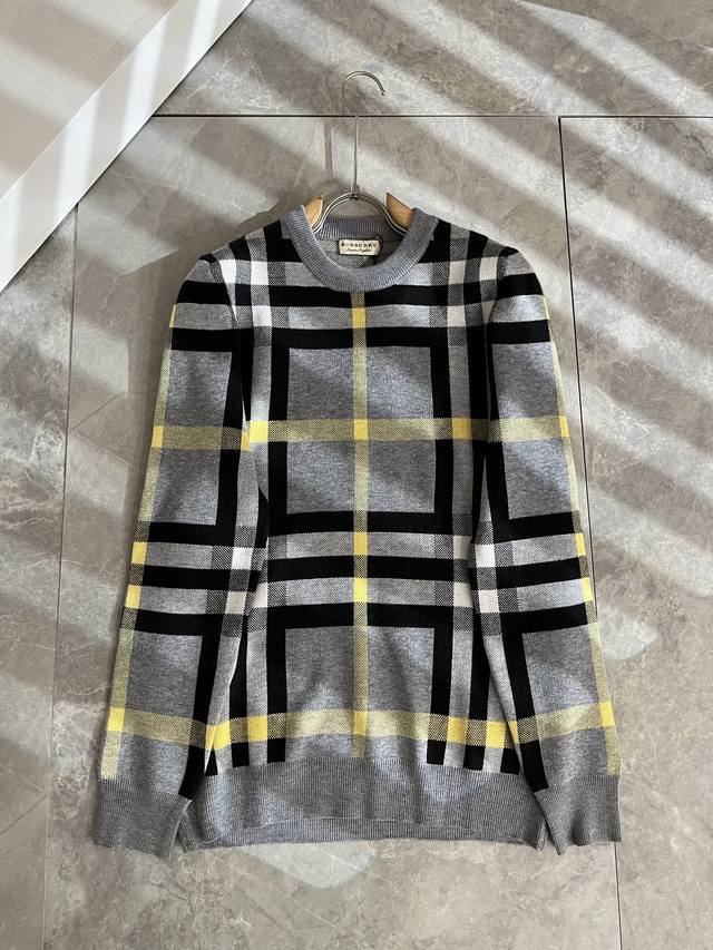 Bur*Erry's new men's knitted wool sweater for Fall/Winter 2025 features the bran