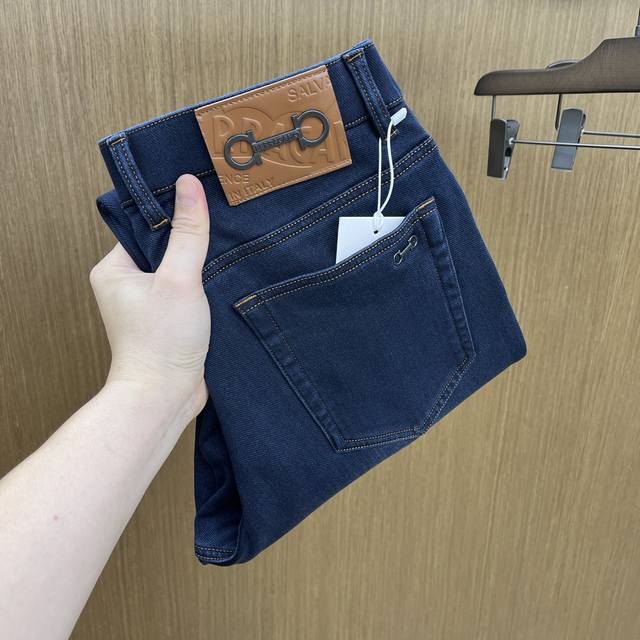 #FG 2540 new fall/winter casual jeans are now available on the official website.