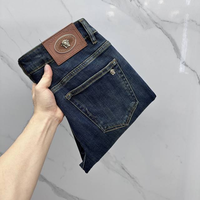 Versace high-end custom jeans, the latest 2025 early autumn jeans are available