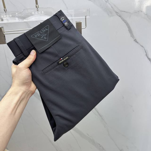 Prada's new 2025 Early Fall casual pants, available on the official website. Fe