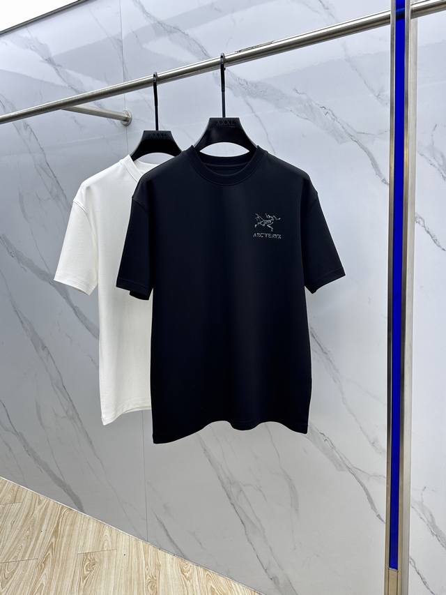 Arc'teryx's new fall 2025Ss short-sleeved base T-shirt features seasonal colors
