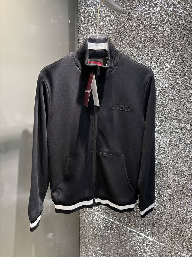 Autumn and Winter Sets. Guc's official website exclusively offers high-end, cust