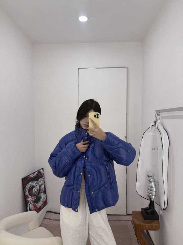 blue upper body picture ~ Bll