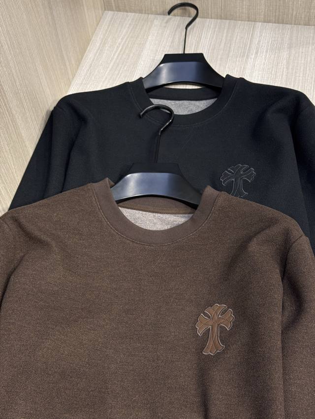 Unisex, Chrome Hearts' latest Fall/Winter 2025 cashmere crewneck sweatshirt wit