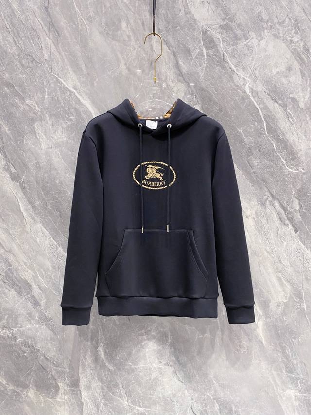 Burberry's 2025Fw hooded space cotton sweatshirt is soft, skin-friendly, and has