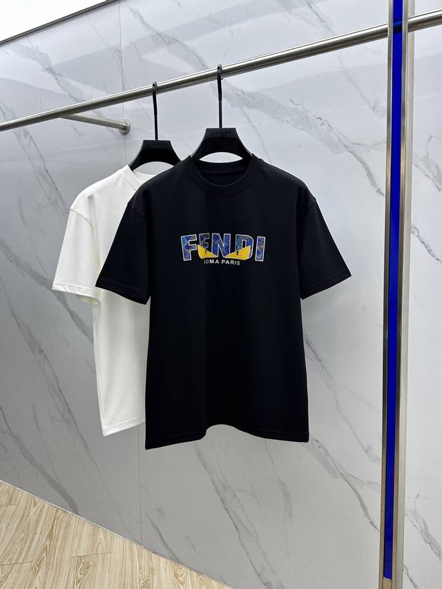 Fendi's new fall 2025 short-sleeved base T-shirt, featuring seasonal colors, con