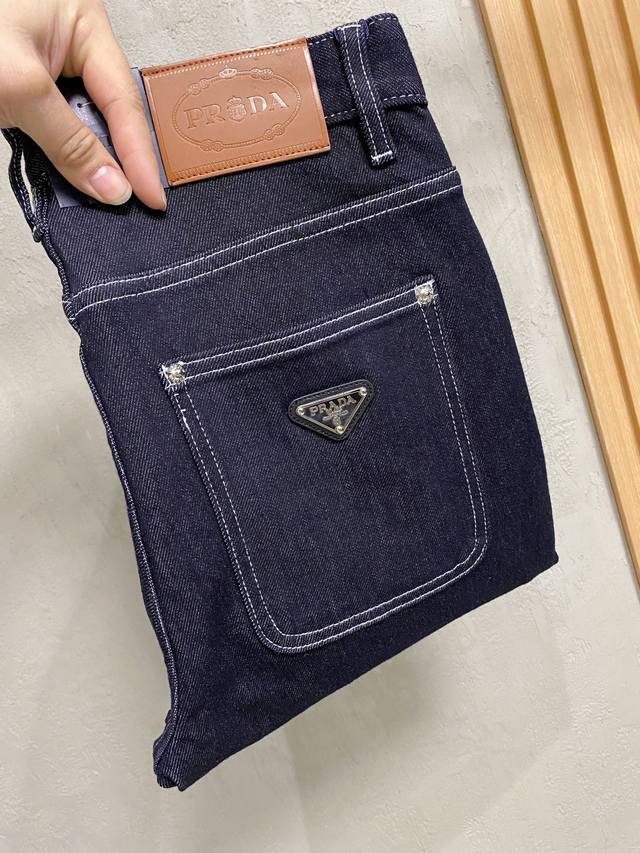 The new jeans feature a three-dimensional cut for perfect shaping, and the fabr