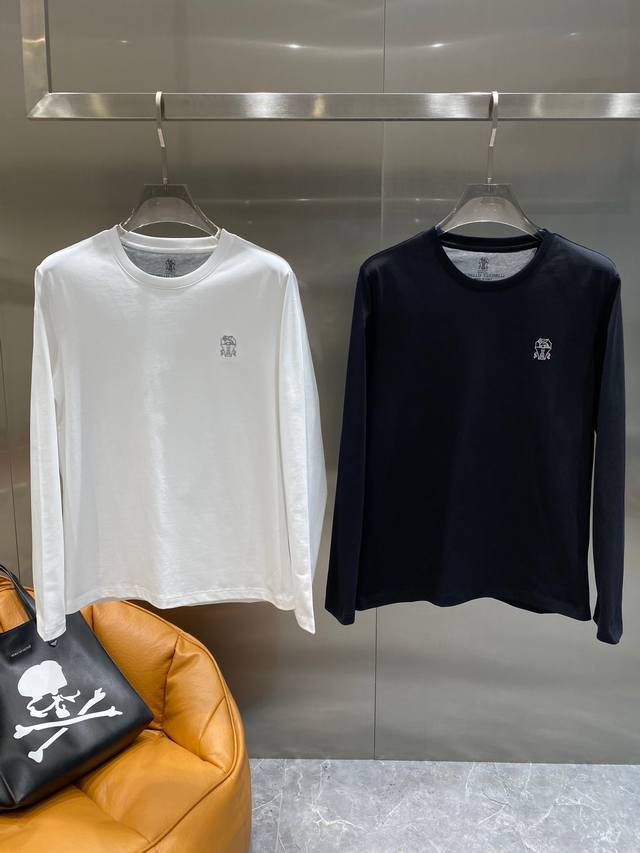 New arrival from Brunello for the 2025 Fw Early Fall collection. This stylish,