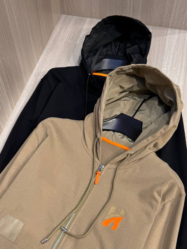 Aima's latest 2025 Autumn/Winter men's hooded sweatshirt with horse head embroid