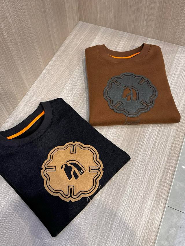 Aima's latest 2025 Fall/Winter men's round-neck cashmere sweatshirt with horsehe