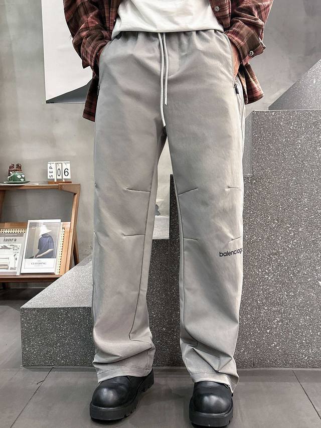 Balenciaga Paris 2025 Fall/Winter new casual pants! These classic logo casual p