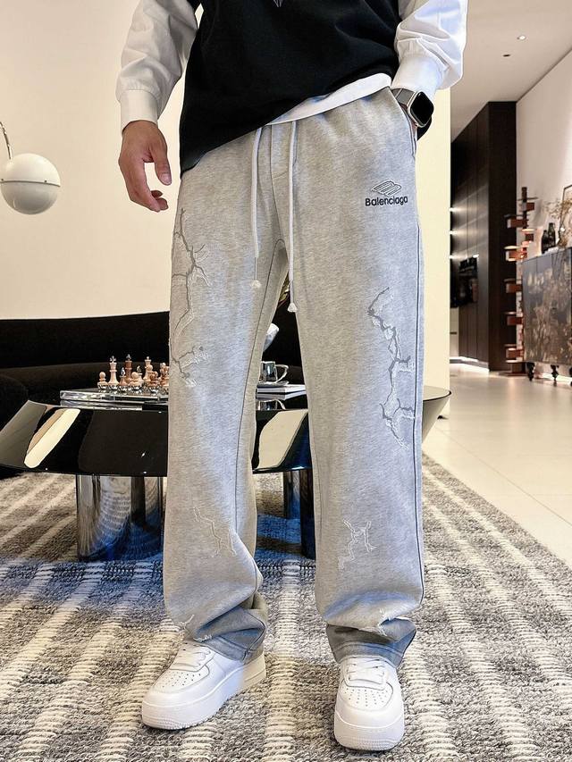 Balenciaga Paris 2025 Fall/Winter new casual pants! These classic logo casual p