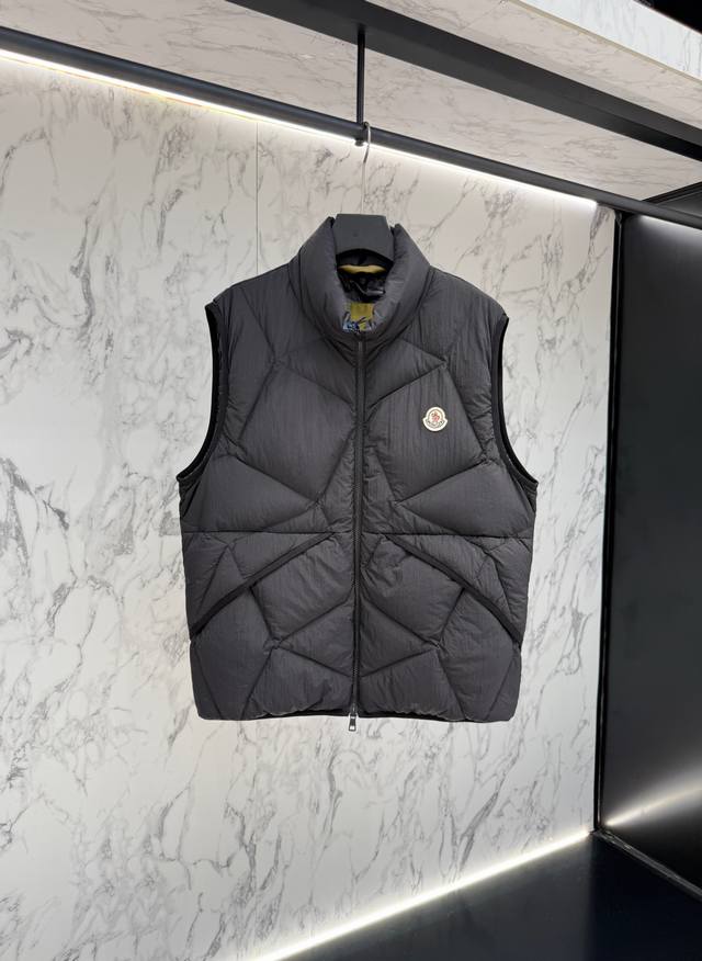 Release price Moncler down jacket 2025 latest fashion designer down jacket. Det