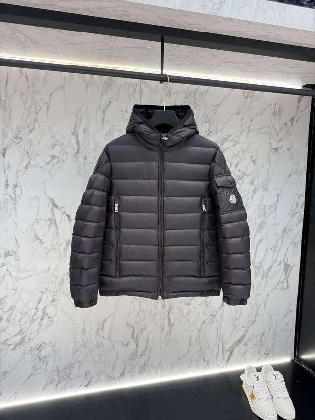 Release price Moncler down jacket 2025 latest fashion designer down jacket. Det