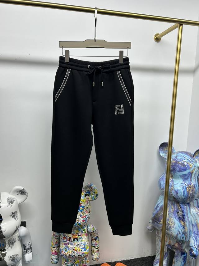 Fendi's new 2025 Early Fall men's zippered sweatshirt and sweatpants set, both