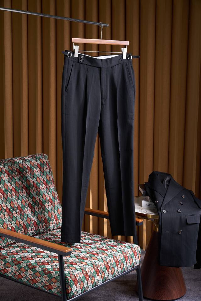 Lujia's classic collection, hand-sewn Milanese eye crescent-shaped tailoring! Fe