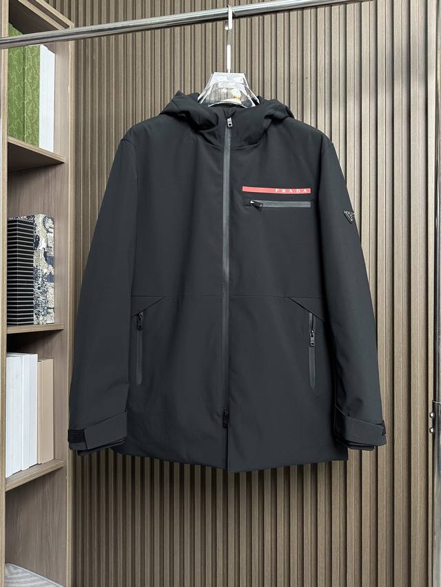 Prada Autumn/Winter 25 Red Stripe Collection Hooded Mid-Length Down Jacket ( ).