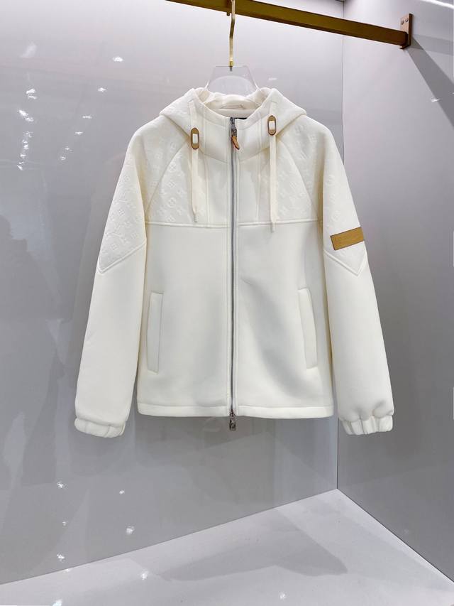 Lv Donkey's 2025 autumn and winter new coat is made of customized hardware fabri
