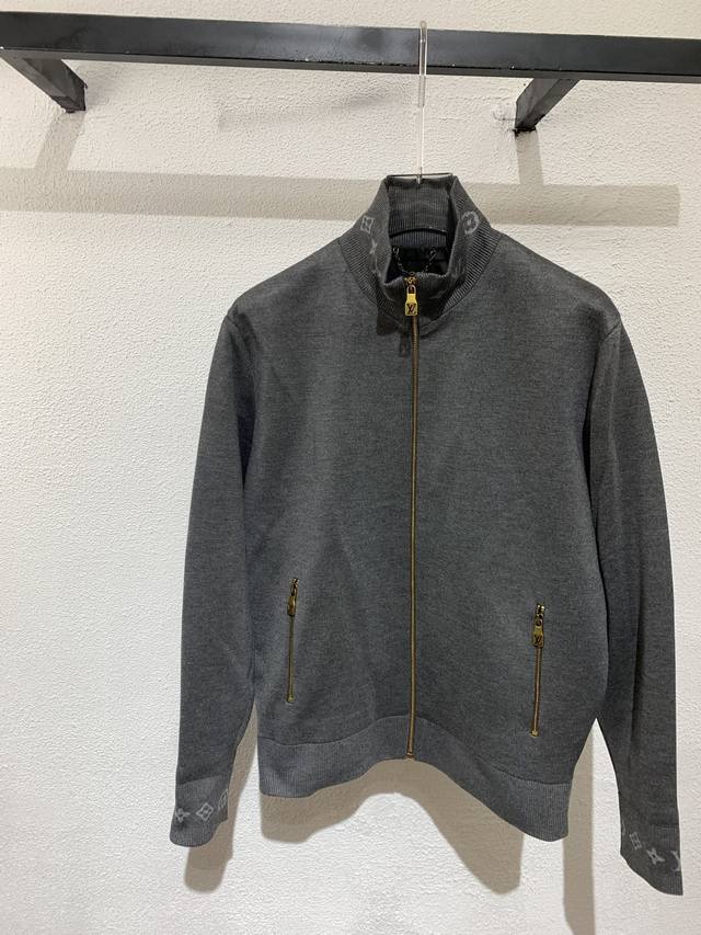 Lv Louis Vuitton's new men's stand-up collar knitted jacket for autumn and winte