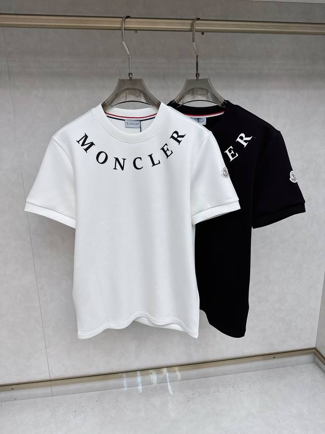 Moncler's 2025 Autumn/Winter crewneck short-sleeved T-shirt base shirt features