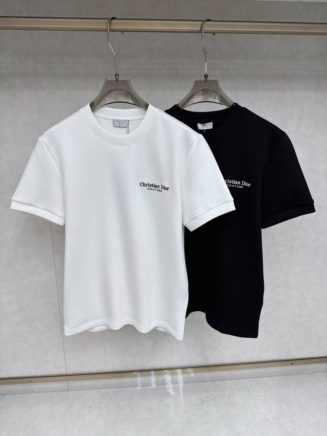 Dior's 2025 Fall/Winter crewneck short-sleeved T-shirt base shirt features an el