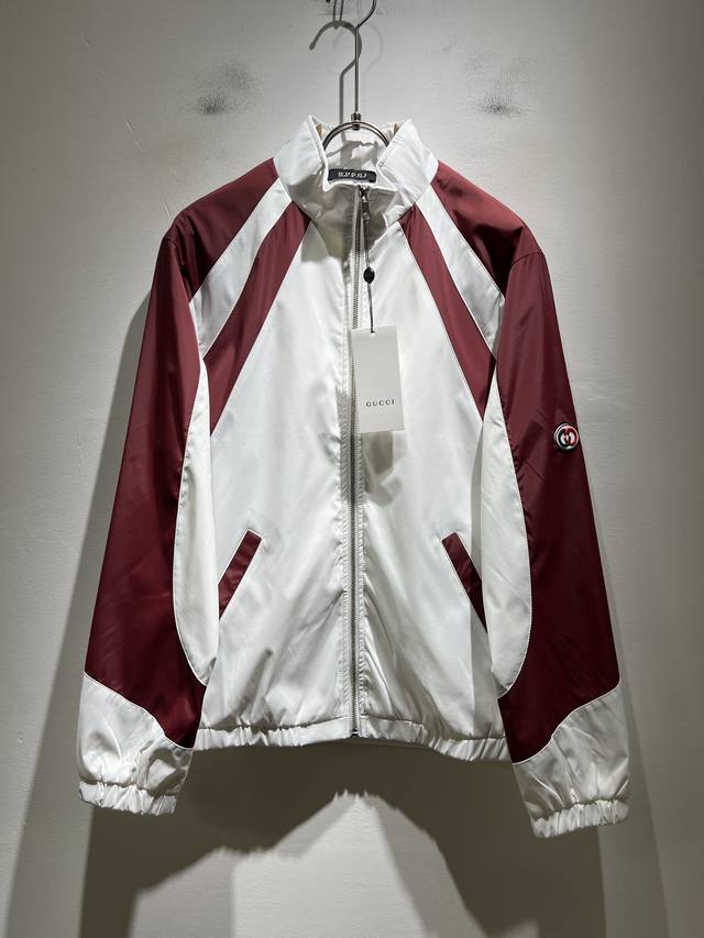 Gucc* Gucc's latest 2025 autumn and winter collection! Unisex jackets, rarely av