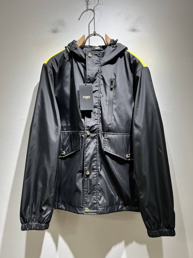 Fen*I Fendi Autumn/Winter 2025 new jacket, made in Italy, a popular Fendi item,