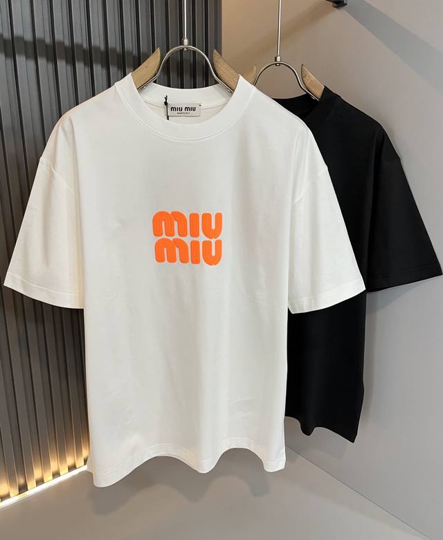 Miumiu's new 2025 Spring/Summer unisex short-sleeved T-shirts feature the brand'