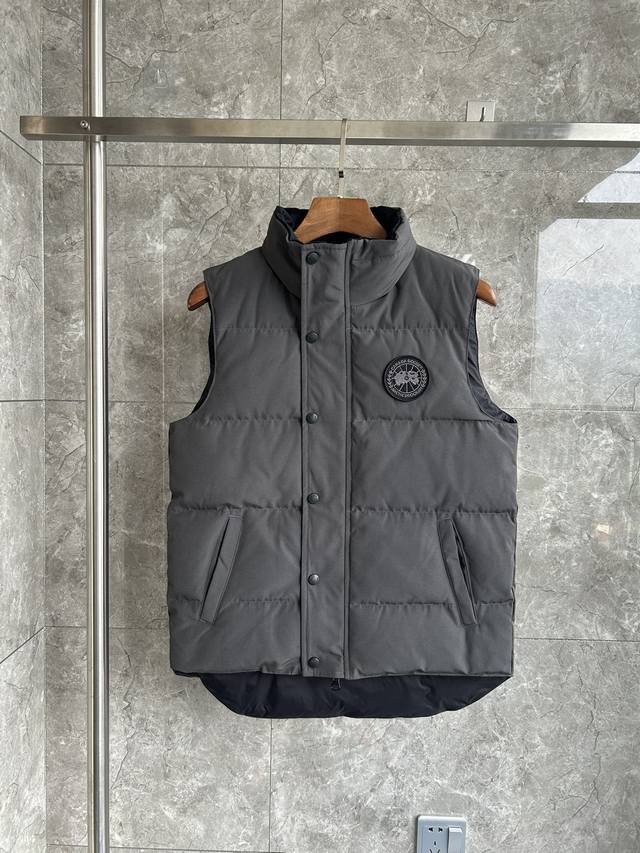 4151Mb Freestyle Men's Down Vest. Color: Gray with Black Label. Bll Sizes: Xs S