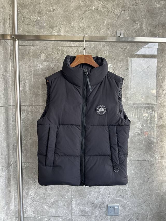 2614Mb Canada Goose | White Label Capsule Vest Couple's Vest. Black lining. Size