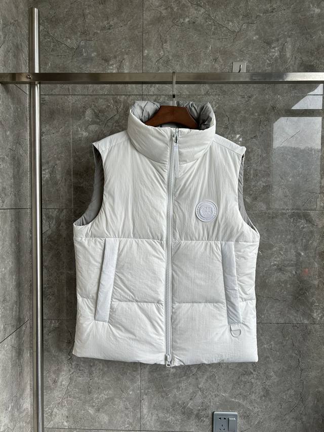 2614Mb Canada Goose | White Label Capsule Vest Couple's Vest. White and grey lin
