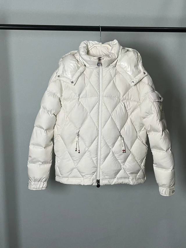 Premium Down 2025 Moncler Averole Short Men's Diamond Check Down Jacket. Premium