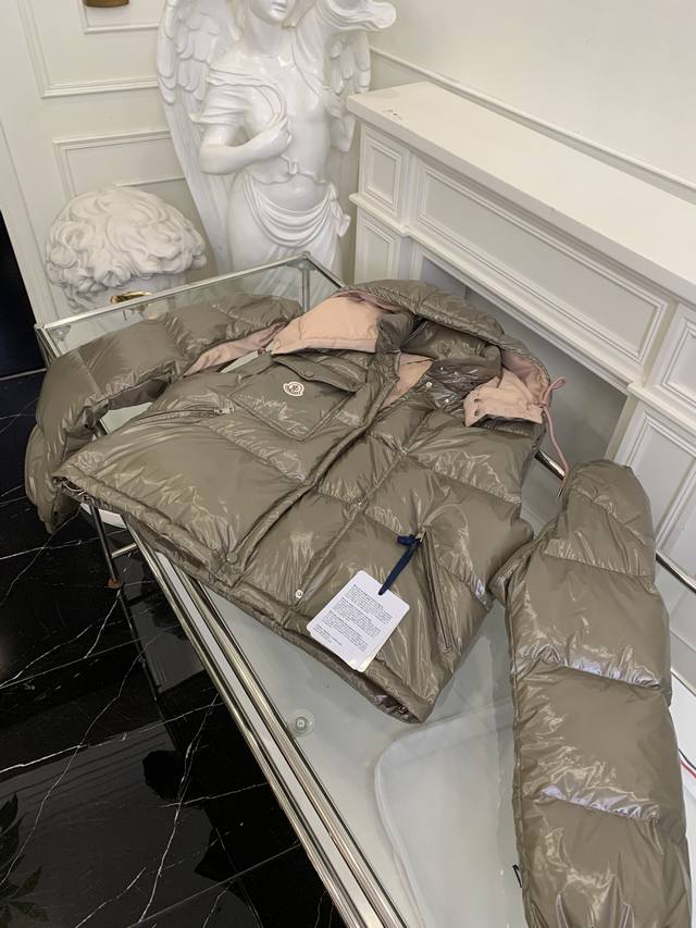 Sleeveless mode# One piece of clothing with three different styles, I love it so