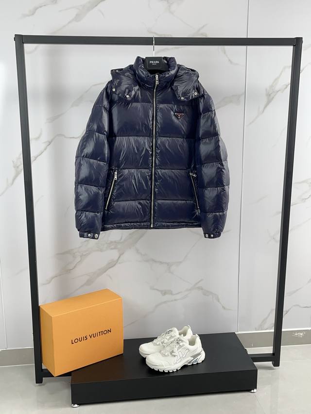 2025prada Men's shiny waterproof short hooded casual down jacket with detachable