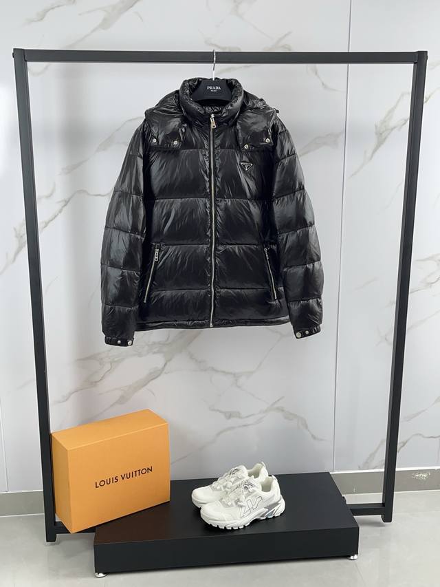 2025prada Men's shiny waterproof short hooded casual down jacket with detachable