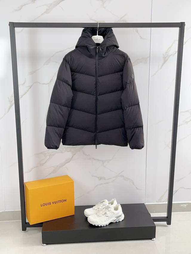 Moncler Down Jacket 2025 latest fashion designer down jacket. Detailed craftsman