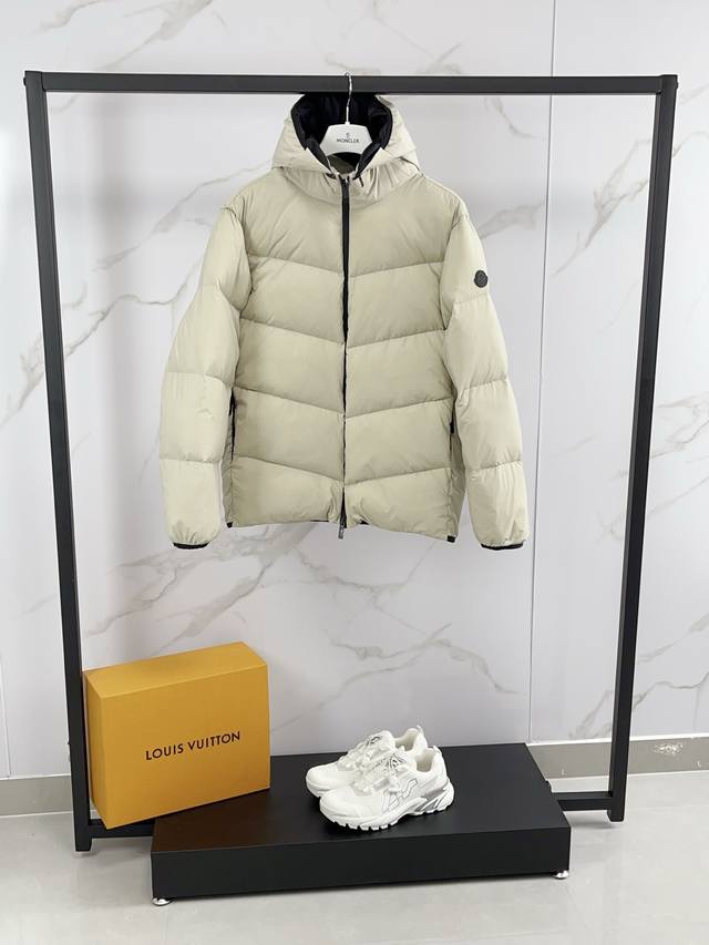 Moncler Down Jacket 2025 latest fashion designer down jacket. Detailed craftsman