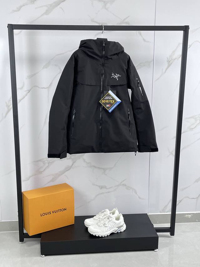 Hooded Arcteryx Macai Jacket for Men and Women. This Arcteryx Macai Jacket is a