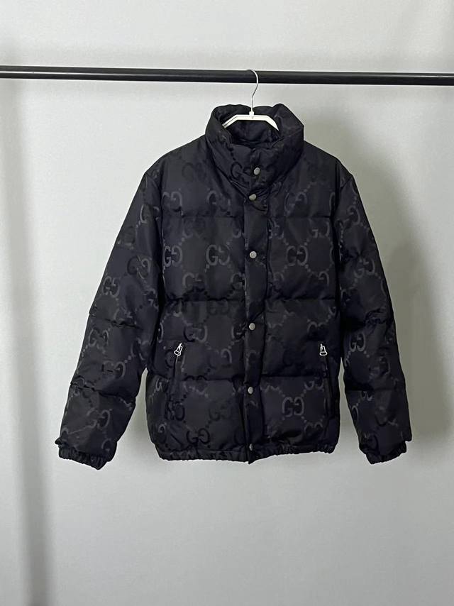 2025Guc dark pattern jacquard down jacket . The outer fabric is made of custom