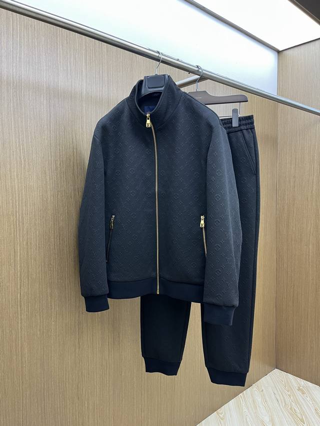 Fall/Winter Set: Lv Fw's latest exclusive, high-end version of a new casual spo