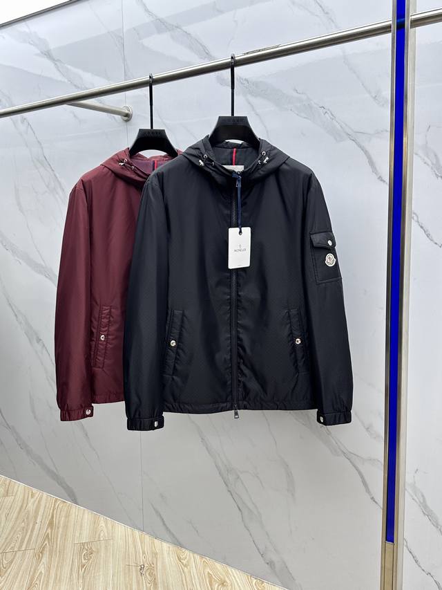 Moner's 2025Ss early fall new release: a hooded jacket. This hot-selling fall ja