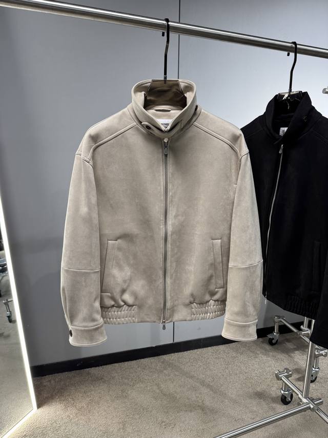 25 Autumn and Winter Bc Deerskin Jacket not only feels great but also has a thre