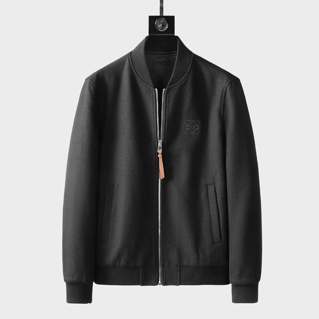 Loewe's new autumn/winter jacket! This year's new arrival, a cool and trendy urb