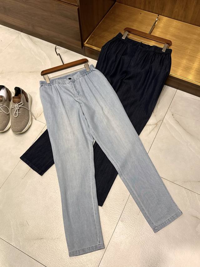 Heavy washed, slightly stretch, distressed denim with an elastic waistband and c