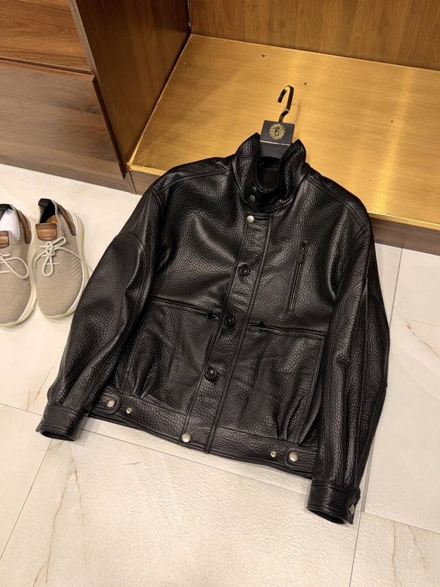 Selected lychee-grained sheepskin! H-brand stand-up collar motorcycle design is