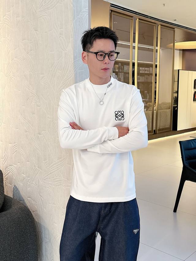 Loewe's new autumn/winter 2025 fashion casual long-sleeved T-shirt is made from