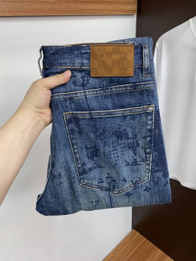 LV Louis Vuitton 25Ss new men's slim straight jeans for fall/winter. These new f
