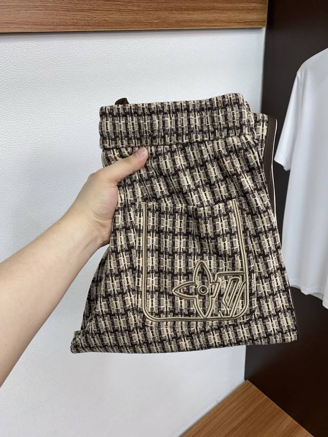LV Louis Vuitton's new autumn/winter 2025 collection features newly customized