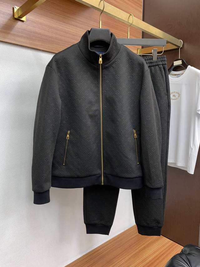 Clothing and pants p3690V Louis Vuitton 25 autumn and winter hooded suit made o
